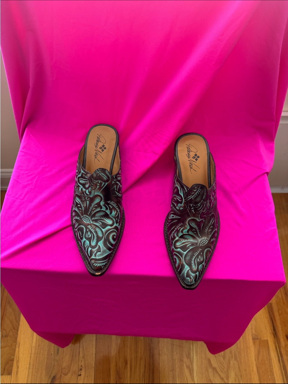 Patricia Nash Teal Embossed Leather Mule - Picture 1 of 4